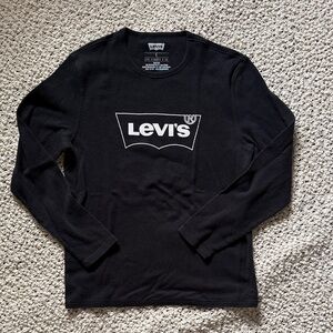 🕶️ Levi’s Thermal Waffle Knit Long Sleeve Tee 🕶️